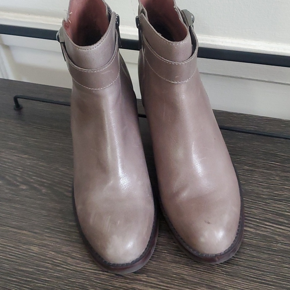 Louise et Cie Vincenzo Gray Tan Leather Ankle Booties Boots Boho Size 8.5